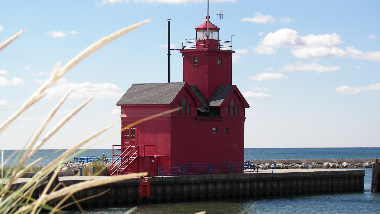 michigan lighthouses you can tour