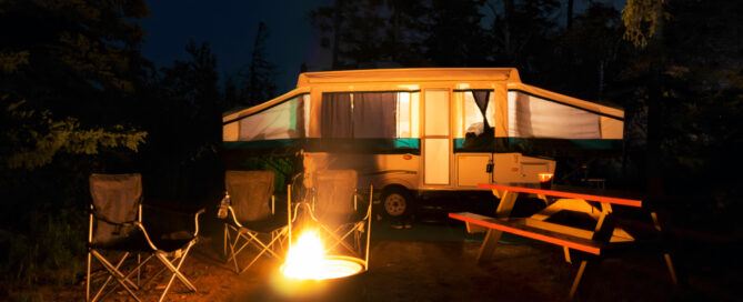 Traditional pop-up camper (tent trailer)