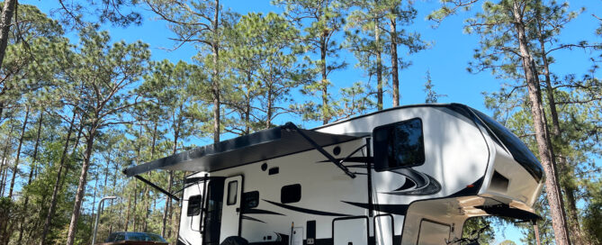 fifth wheel trailer